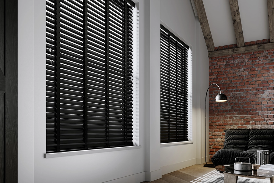 Lounge with dark brown venetian blinds from illumin8